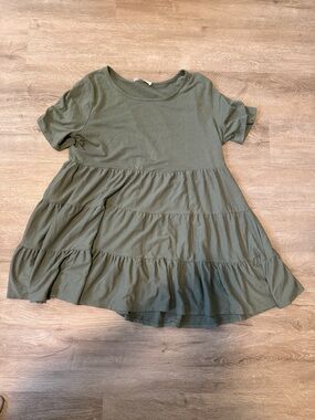 Short sleeve ruffle top